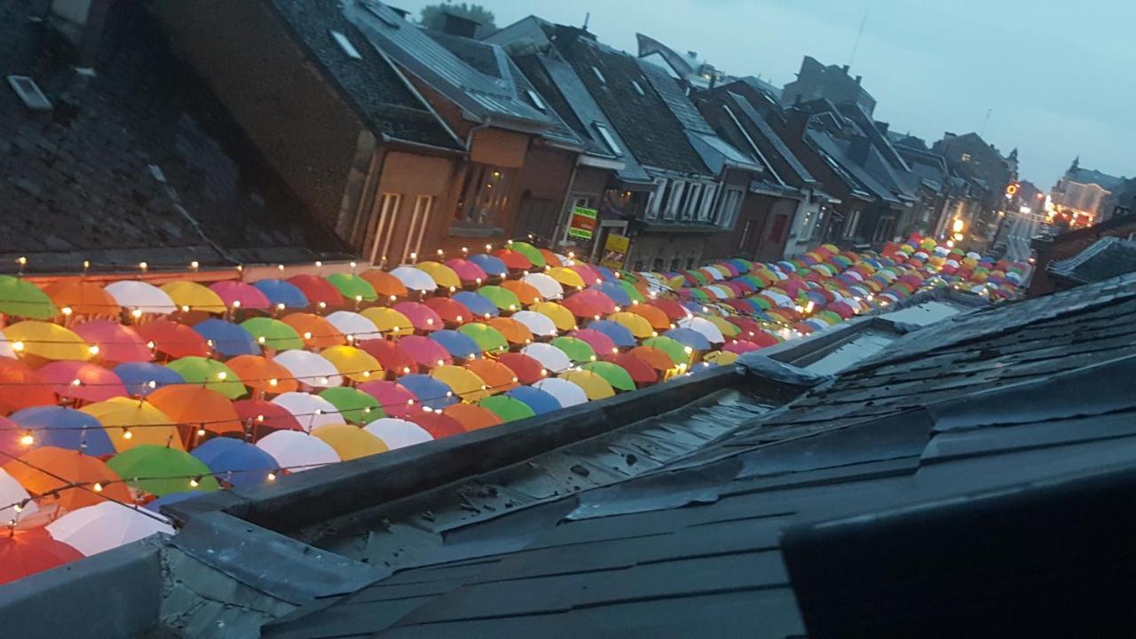 Le Patio Belle Maison En Plein Centre Ville, Avec Grande Terrasse Au Calme Bastogne Esterno foto